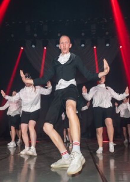 35 лет в ритме аплодисментов